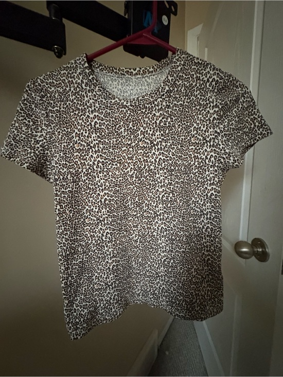 American Eagle Outfitters Tops - American Eagle Outfitters Leopard Print Short Sleeve Tee - Brown, Beige